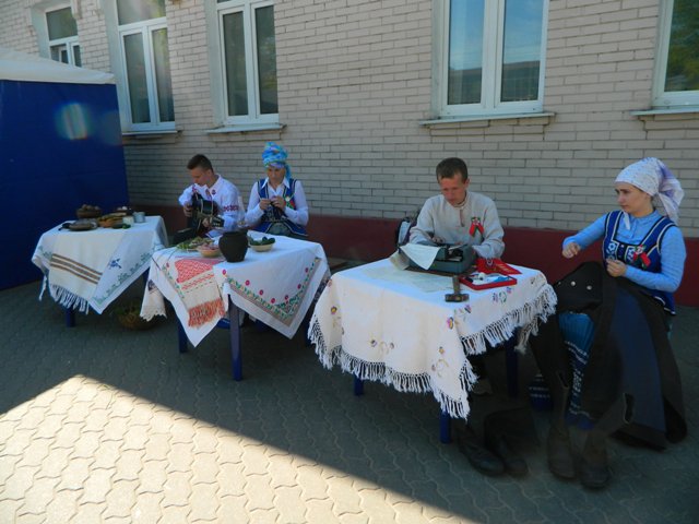 kletskspl's tweet photo. 8 мая в г. Борисове состоялся областной праздник, посвящённый 73-летию Победы советского народа в Великой Отечественной войне.На интерактивных площадках учреждений профобразования в рамках областной акции «1945-2018: Я памятаю. Я ганаруся!» участвовали и наши учащиеся и педагоги. https://t.co/pZqxhQYuqx