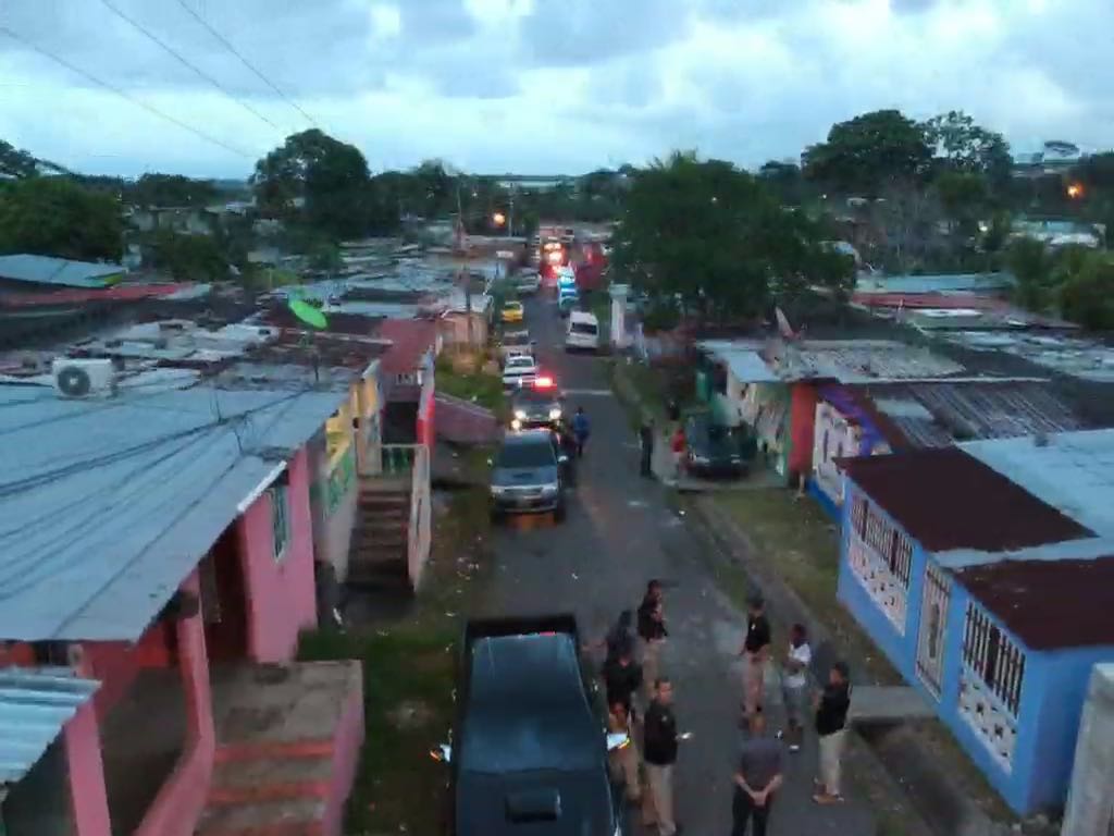 policiadepanama's tweet photo. “Hoy sacamos de circulación a pandilleros en Colón junto al @PGN_PANAMA ”, mencionó en DG Omar Pinzón. https://t.co/QDd6XwsWOh