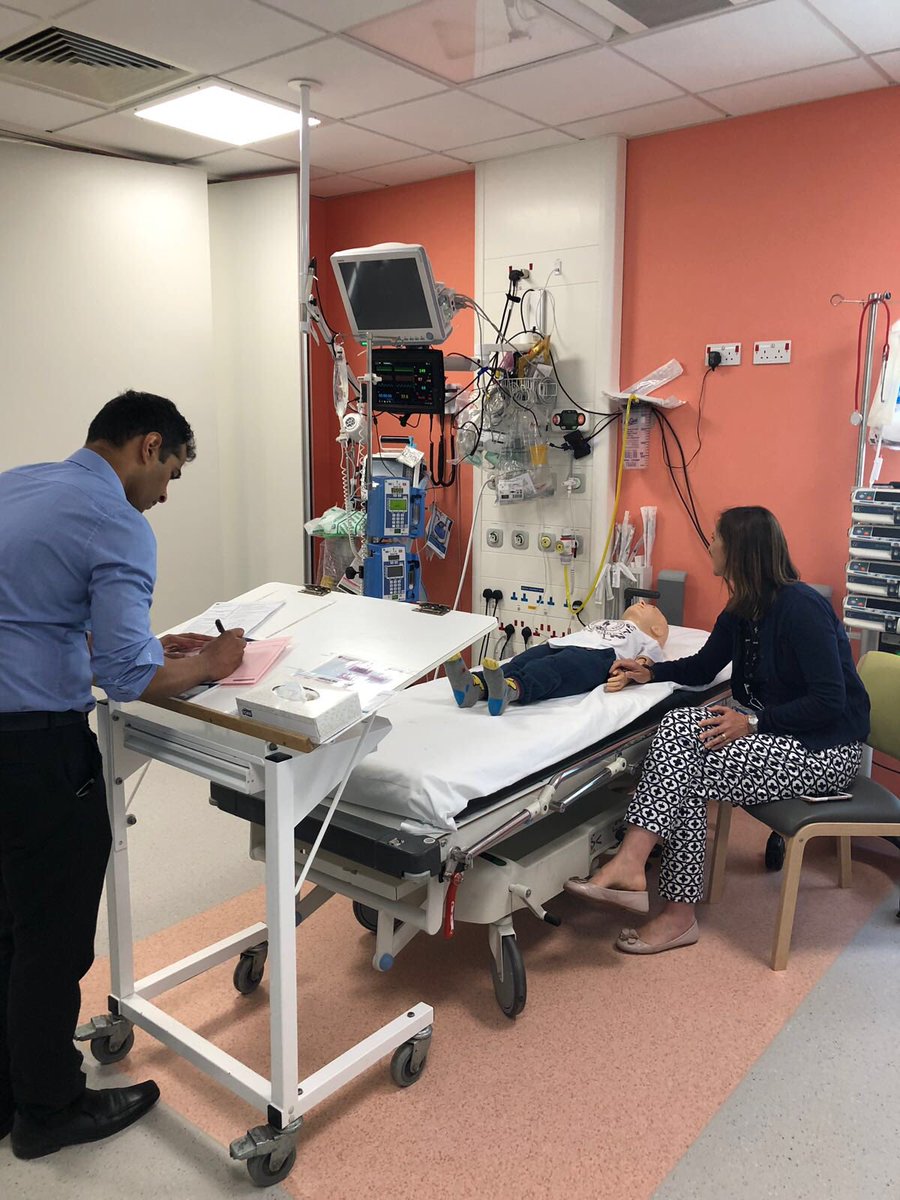 bthftpaeds's tweet photo. Latestst #paedsinsitu training #DKA #raisedICP #teamwork https://t.co/ypCnqM8cd8