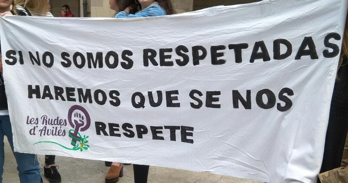 LeonasVioletas's tweet photo. Increíble la participación en la concentración de hoy en #Avilés #YoSiTeCreo #LeonasVioletas 
Juntas tenemos más fuerza que nunca, esto acaba de empezar 📣 https://t.co/5NxrEEGOA4