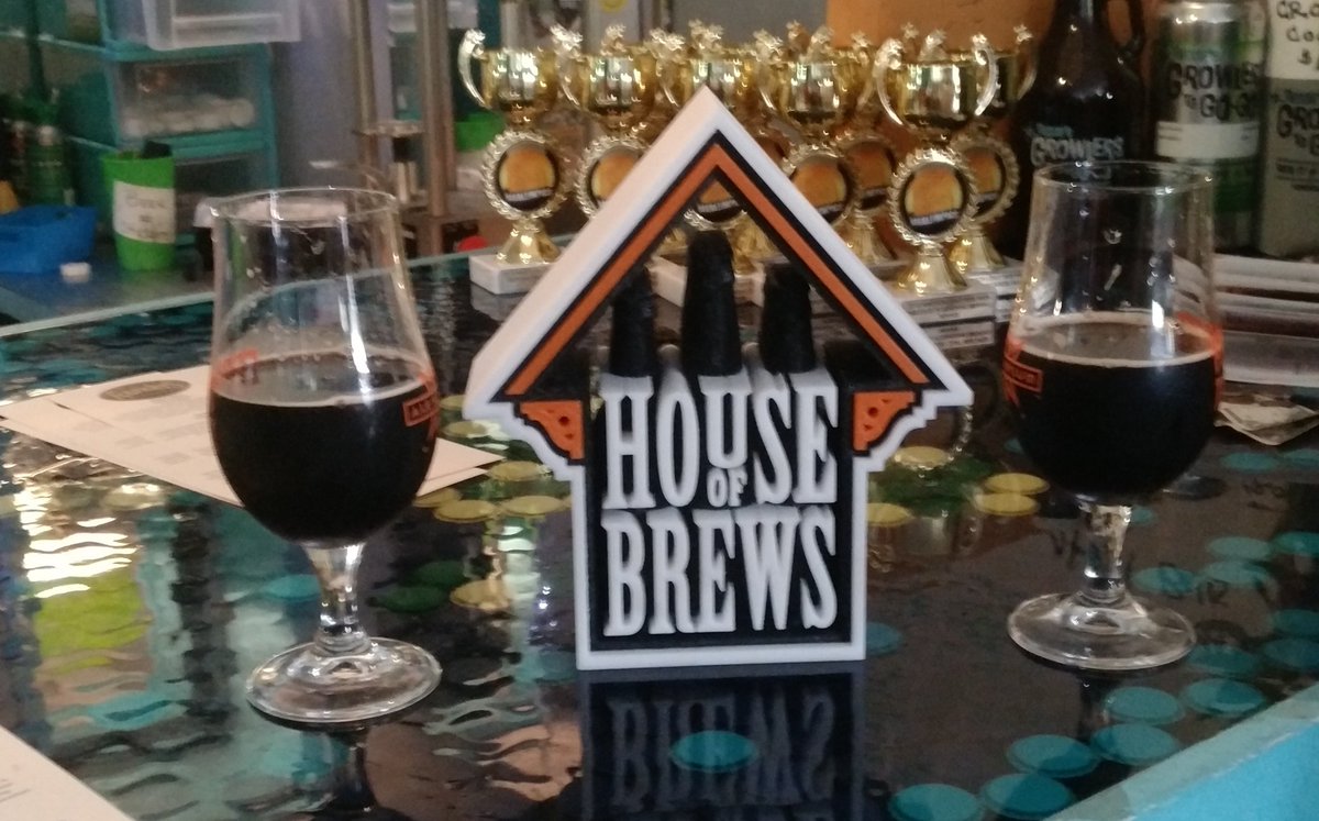 hob_house's tweet photo. Stopped at @Growlerstogogo for some @foundersbrewing and @OddSideAles fun.  @madbeerweek https://t.co/ekw9RQltxa
