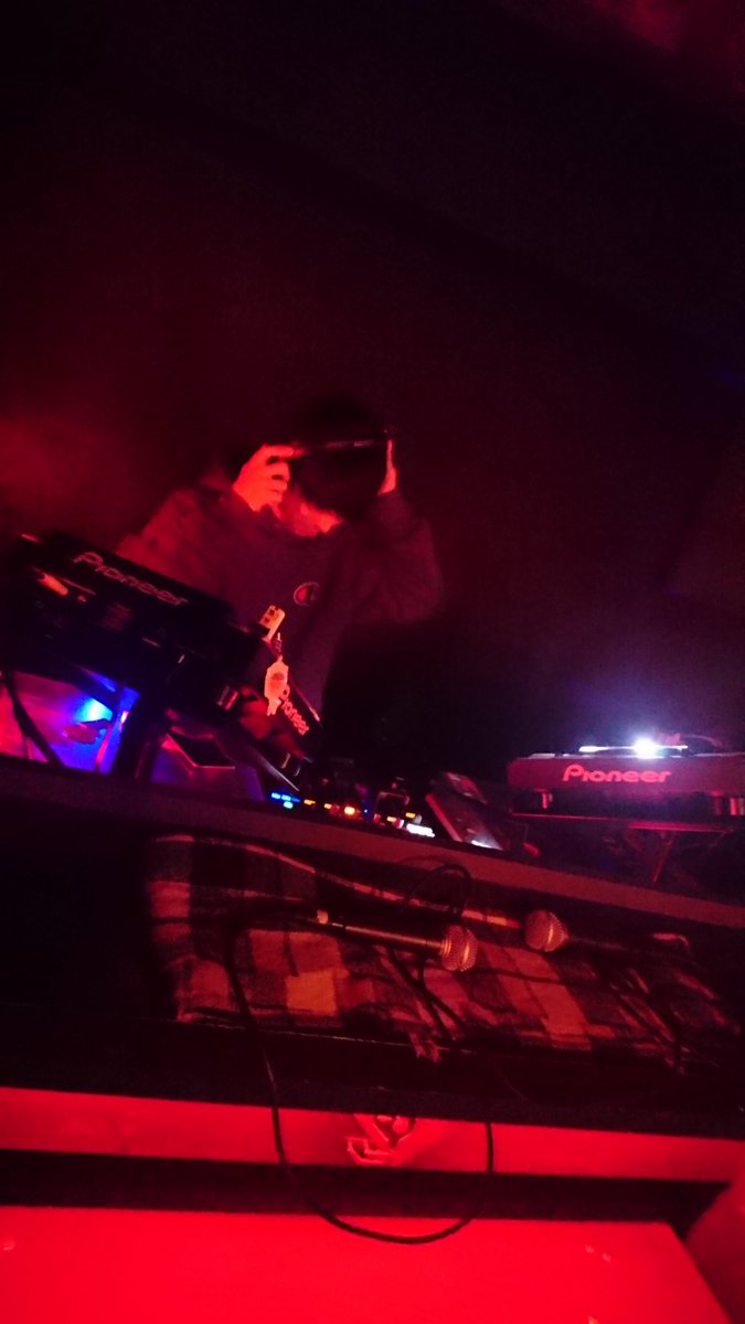 dj_nliya's tweet photo. 3番手はケトン〜。大槻唯ちゃんリスペクトの新作mashupをドロップ🎶🎶🎶 #FLaT06 https://t.co/905d7FAGSi