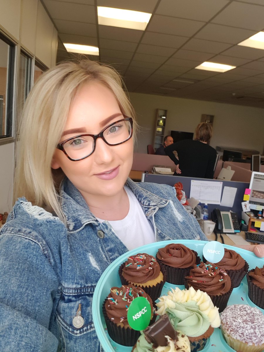 TELengineering's tweet image. We raised over £30 today with our little cupcake sale! Not bad for an office of four! Thanks to our bakers, and our buyers! We are now OVER TARGET!hurrah! 😱✌️@NSPCC #cakesale #2daystogo