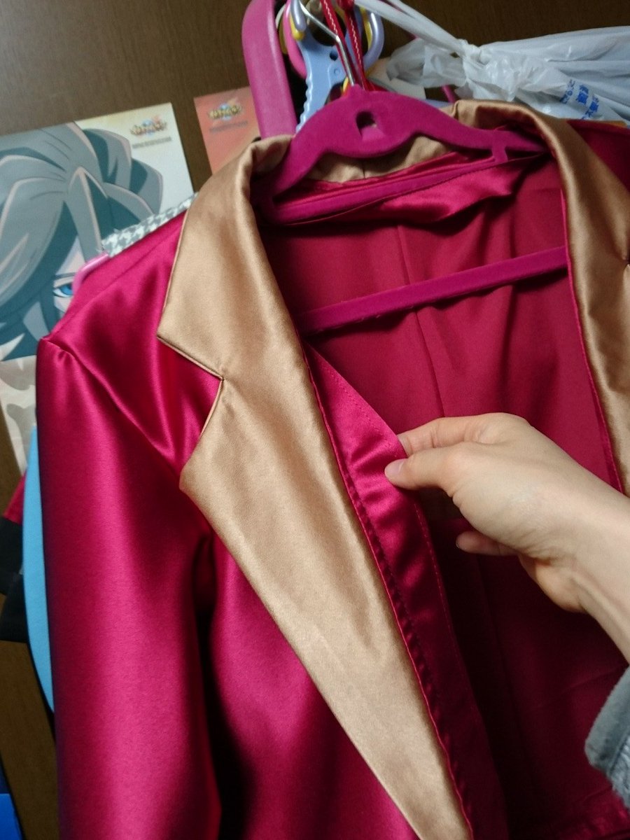 せちこ 9 テーラードの襟作れない人この作り方ほんまオススメ O テーラードジャケットの襟 の型紙2枚を1枚にしてしまって襟上から叩くだけやし 挟み込んで汚くなるくらいならこのやり方の方が見栄えもいいし ラインありの襟なら上から叩いてる