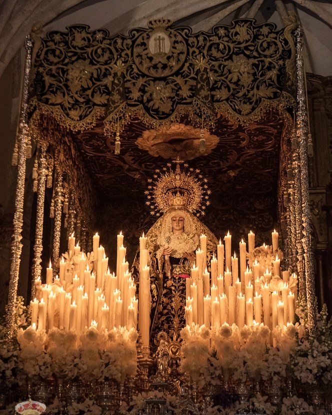 MES DE MAYO, MES DE MARÍA.
FLORES PARA LA VIRGEN.

Día 10: Pide para que no neguemos nada al Señor.

Venid y vamos todos 
con flores a porfía 
con flores a María 
que Madre nuestra es.

Foto: Hermandad de la Soledad.

#SoledadAlcaládelRío 
#StabatMaterDolorosa