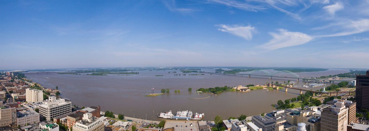 patrickA2H's tweet image. Seven years since the MS River flood of 2011. I was working downtown back then and had the opportunity to snap this from the top of @OneCommerceSq on the morning of the historic crest.