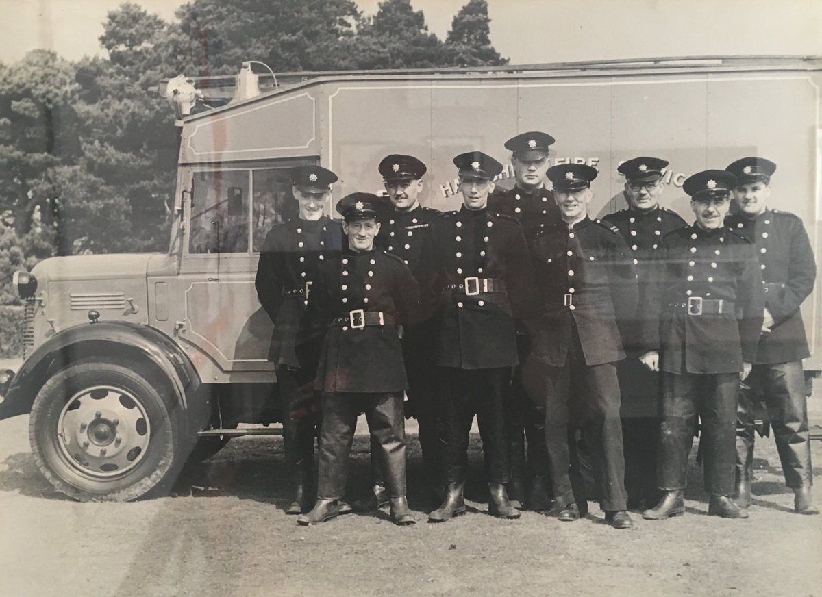 PeteWhite999's tweet photo. Working at @BurleyFire52 today. Another @Hants_fire station in the #NewForest with a long history serving it’s community! The station is currently recruiting so if you live &amp; work in or around the village why not pop in &amp; have a chat. The next photo could include you! #TeamHants https://t.co/v5HCGORixB