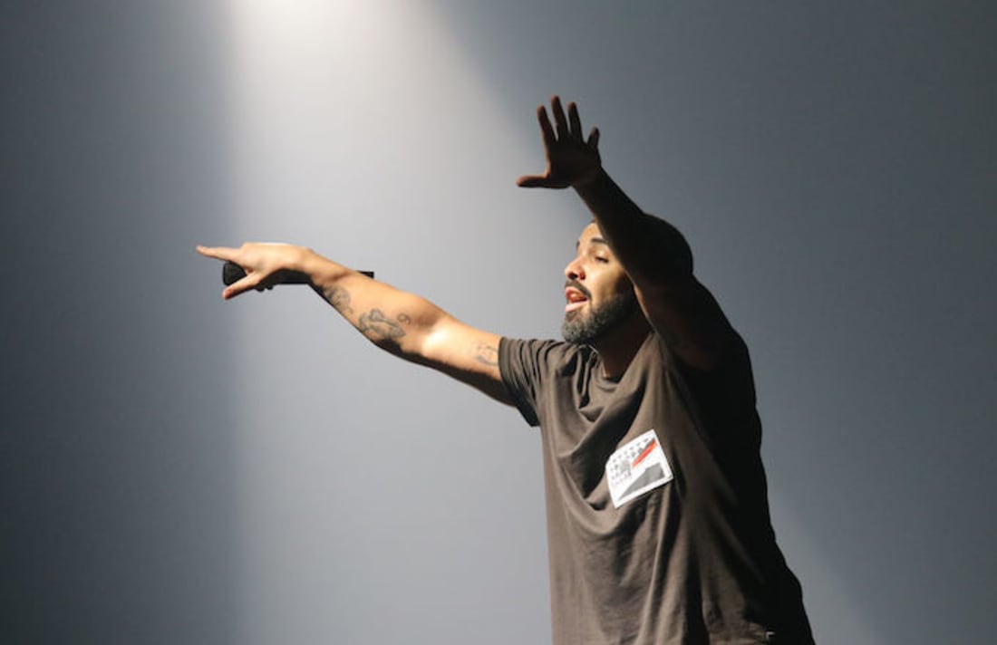 Complex's tweet photo. Kanye's crown is Drake's for the taking 👑 https://t.co/c2fuCQCOsZ https://t.co/5CZWvlS88d