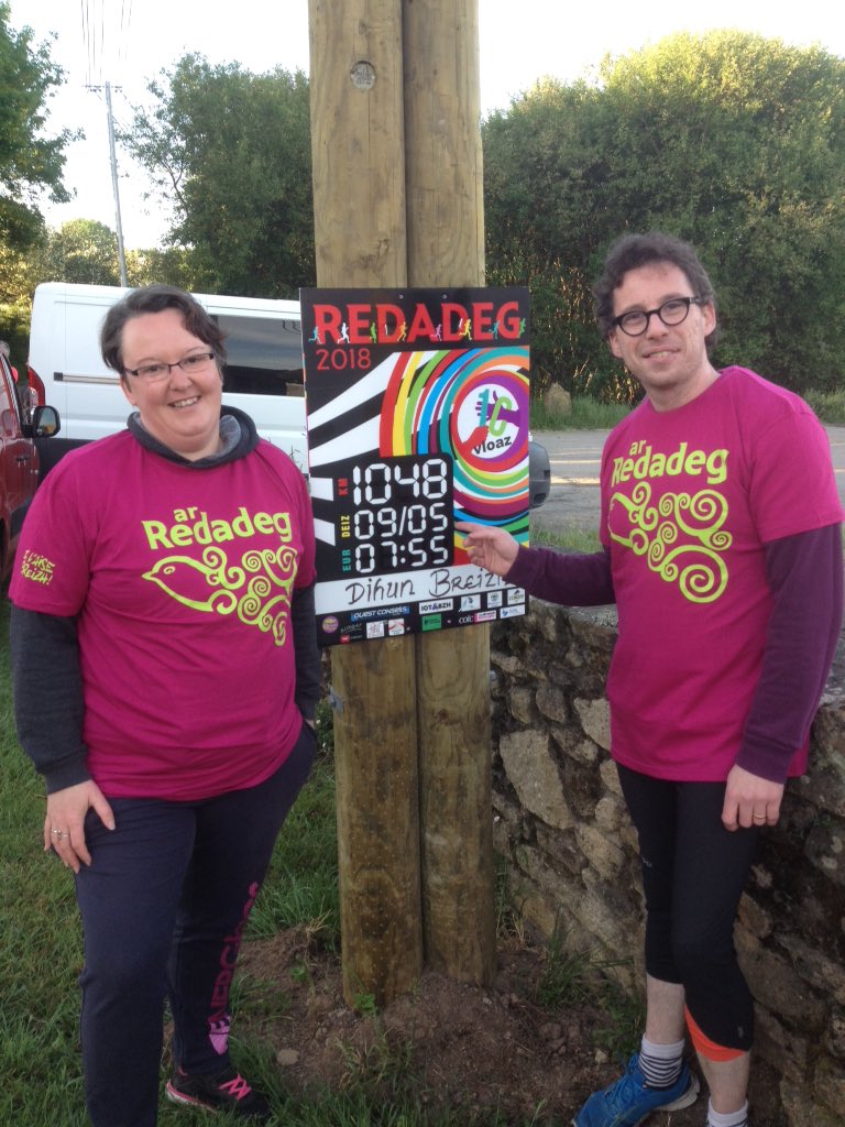 La Fédération courait hier le km 1048 de la <a href="/Redadeg/">Ar Redadeg</a> 
Laure portait le témoin entourée de membres de l'équipe régionale et de familles des associations locales du Morbihan, de Côtes d'Armor et du Finistère.
Trugarez d'an holl ! Betek an trec'h ! #Brezhoneg #Bzhg #Bzh5