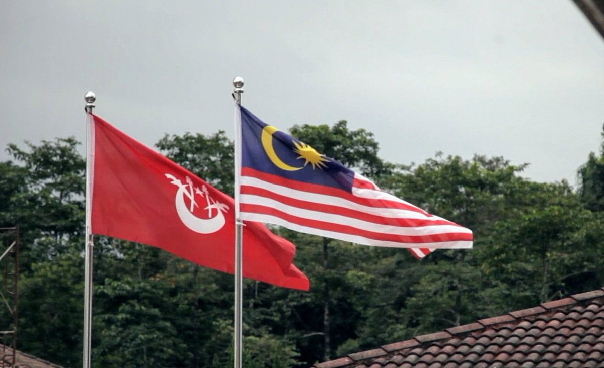 Mustapa_Mohamed's tweet photo. "Saya berdoa semoga episod baru Malaysia ini memberi peluang kepada UMNO untuk kembali ke fikrah dan bermuhasabah untuk bangkit semula dengan gagah."
- kenyataan penuh saya mengenai keputusan #PRU14

https://t.co/pzoJozgNIa https://t.co/ECYMgHOtqG
