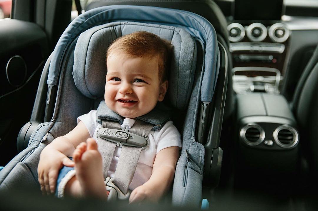 UnbuckleMe's tweet image. &quot;#CARSEATSAFETY TIP ⚠️When installing infant restraint systems #rearfacing, the harness should be at or below your child’s shoulders. If you are installing #forwardfacing, the harness should be at or above your #child’s shoulders. Did you know of this fit rule?&quot; -@UPPAbaby 🚗👶