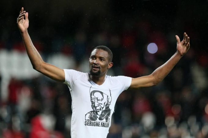EAG_Actus's tweet photo. [#MercatoEAG] Arrivée au club en 2009, Moustapha Diallo disputera son dernier match à Roudourou demain...

Diallo à tout connu avec l'EAG : le National, la L2, la L1, la victoire en Coupe de France mais aussi la Coupe d'Europe !

Une page se tourne au sein du club.
#MerciMous ❤ https://t.co/XKRhtQ3cbK