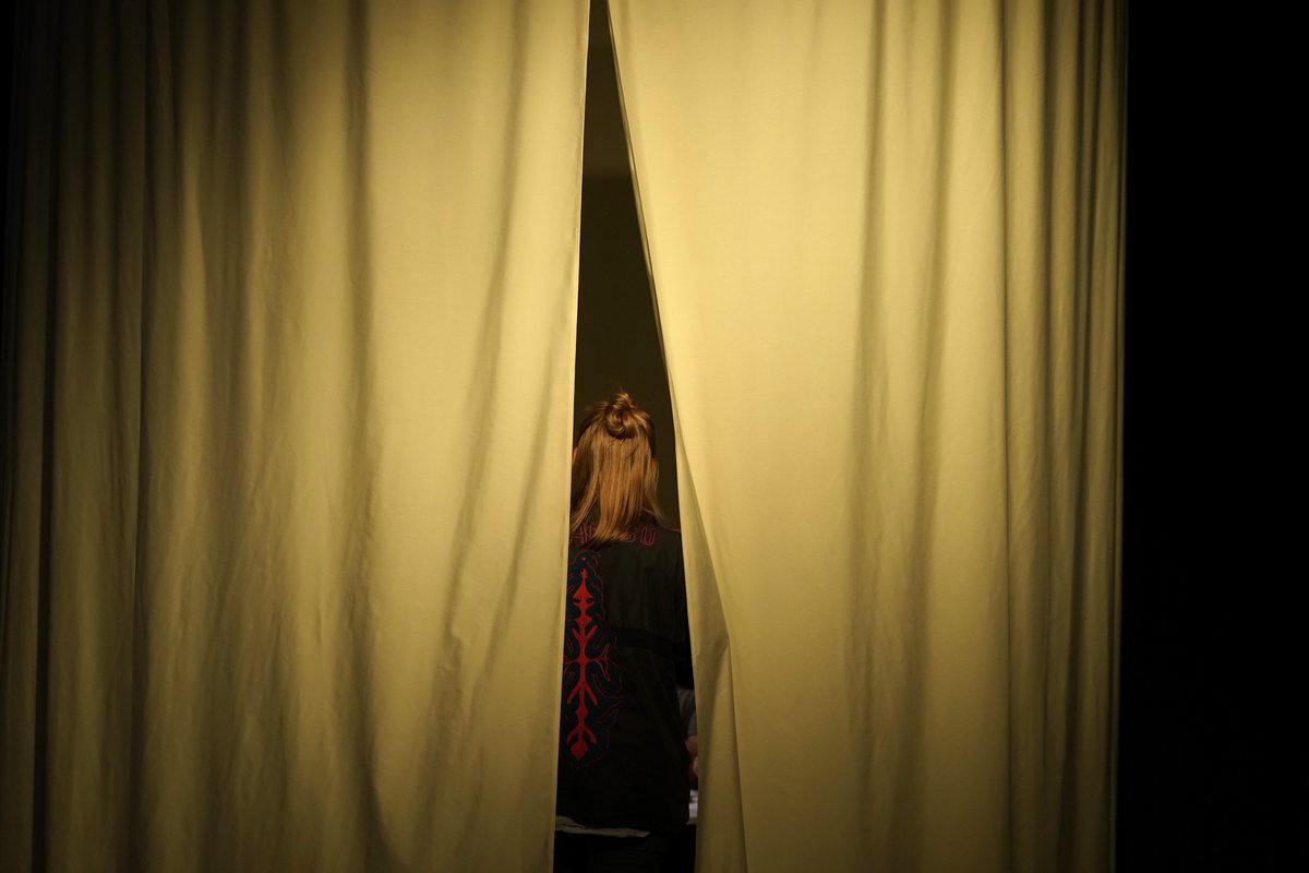 Wat een afsluiting! Bedankt aan iedereen die #ReloadingTechnology tot zo'n succes heeft gemaakt. #finissage #performance #temporaryartcentre #tac