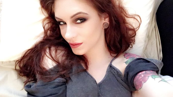 💨👀 https://t.co/EvTB8bX3lv<a href="/tag/hotteacher"class="tags"><span>#hotteacher</span></a>