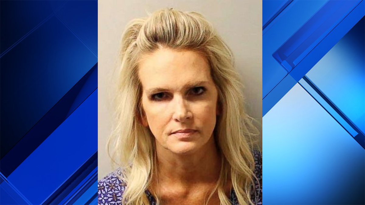 Florida woman charged with husband's murder 17 years after his disappearance bit.ly/2rtueA7?utm_so… https://t.co/KH7loClsO3