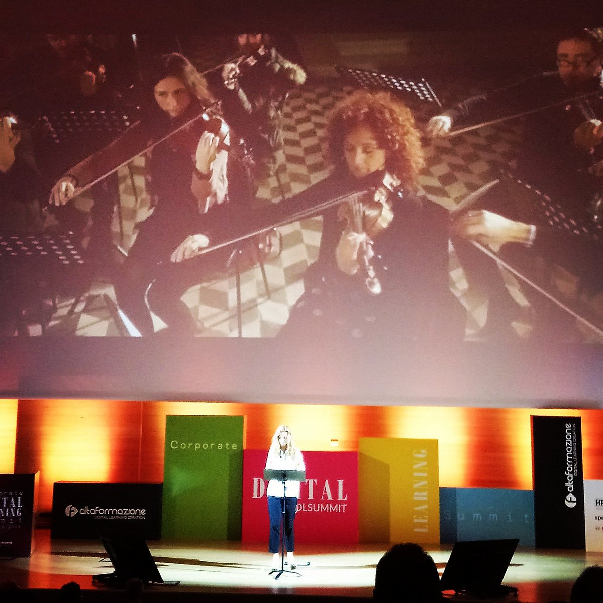 alerigolli's tweet photo. Si parla di Digital Learning e di Direzione d'orchestra con Beatrice Venezi al Corporate Digital Learning Summit @altaformazione_ @uniiulm
#altaformazione #CDLSummit #CDLS2018 #DigitalLearning https://t.co/XftaFTAEMZ