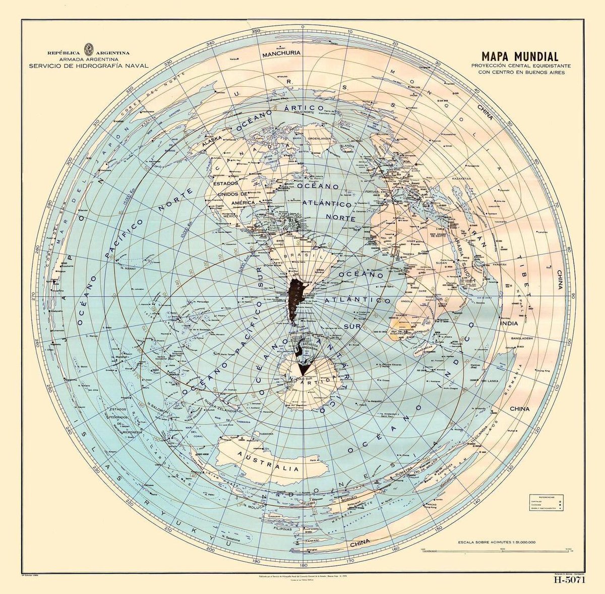 地図フリーク على تويتر アルゼンチンを中心に世界地図 正距方位図法 を描くとhttps T Co Nelqvzhtwk 地球表面のおよそ半分は太平洋 残り半分の北半球に陸地は集中 と実感できる また 南極は他の大陸からは遠く アルゼンチンとチリは大海に突き出した 岬