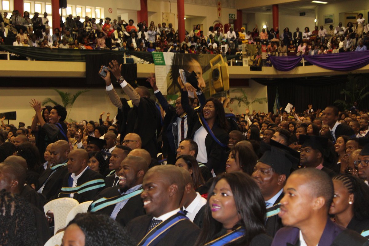 DUT_Tweets's tweet image. This is how you celebrate being a #DUTGraduate at #DUTGRAD2018 @RadioDUT @JournalismIziko @DUTAlumni @ButiManamela