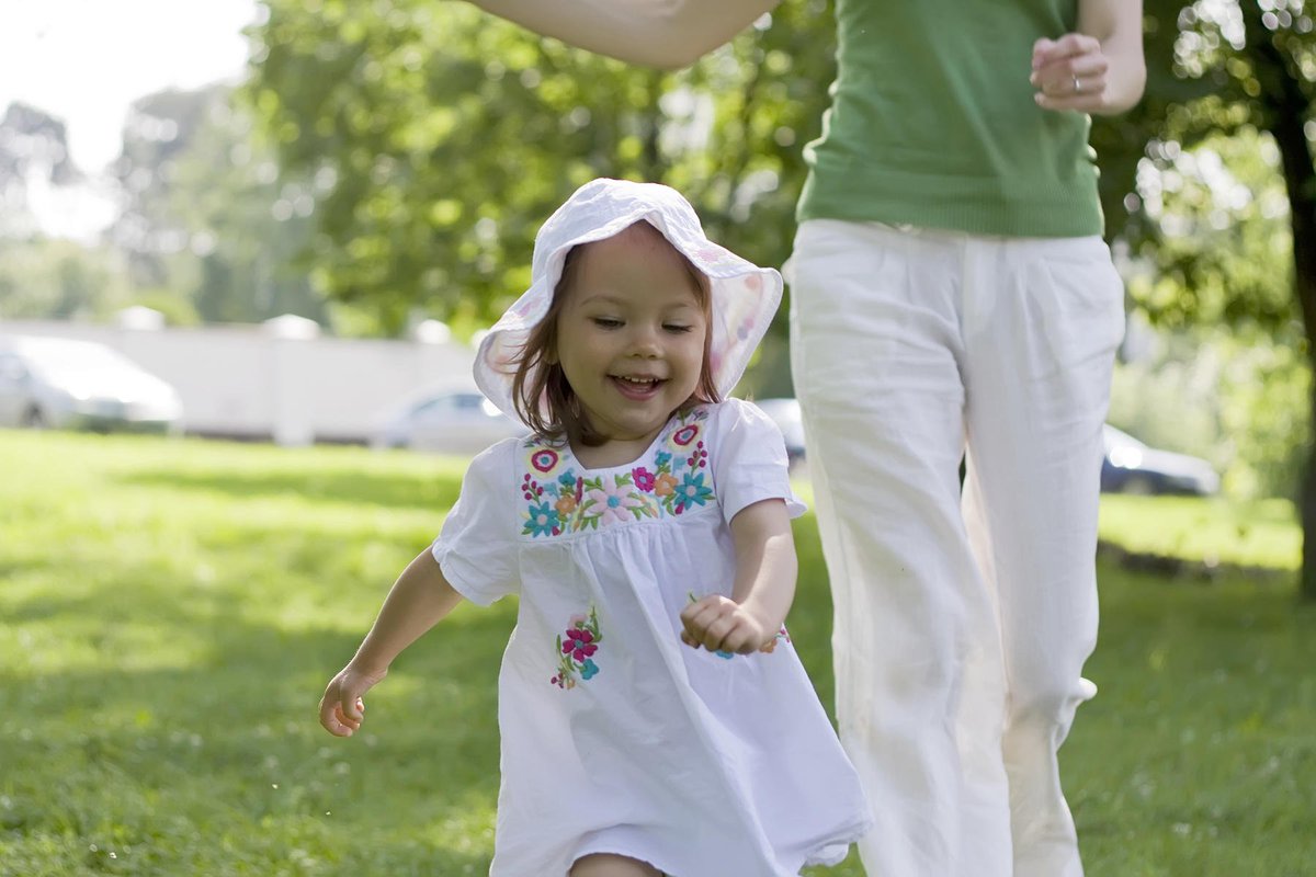 parents's tweet photo. "I'm not the parent I thought I'd be, but I'm happy" - Parents magazine editor-in-chief @LizVacc https://t.co/vWvVP5eqjI https://t.co/Uf2Fo5w0Bn