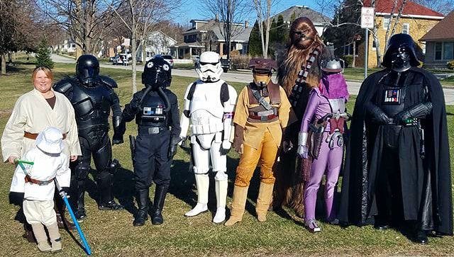 WIGarrison501st's tweet photo. This morning, members of the #blackicesquad teamed up with members of The #wigarrison #501st Legion and the Rebel Legion: Nar Shaddaa Base to support the Sheboygan Falls Autism 5K run/walk.
#AutismAwareness #starwars #501stlegion https://t.co/iHIN4LME4L https://t.co/YUe2k9RyKm