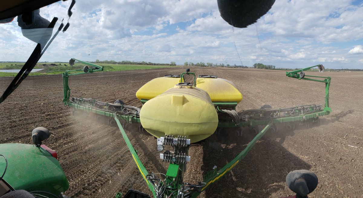 AlaricHeying's tweet photo. Got another #Allegiantseed and @DKAS_SD Corn plot in yesterday. Using @climatecorp to keep track of Hybrids was easy @CHSFA_Mitchell #Levesol #XLRrate https://t.co/QagzAjHqwB