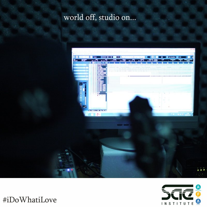 saesouthafrica's tweet photo. World off, studio on!!! 🎶🎧🎹🎚️🎤
#KnowledgeIsPower #IDoWhatiLove #WeAreSAE #MakeMusicHappen #CreativityShared #MidWeekMotivation #SAECPT #audio #sound #producer #music #studio #daw #musicislife #instamusic #welovemusic #sae https://t.co/jjSJZlNvDi