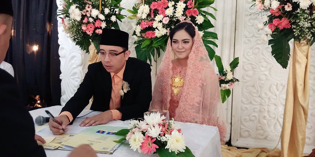 adelladellaide's tweet photo. Abis ke MUI. https://t.co/HFMWS76FTN