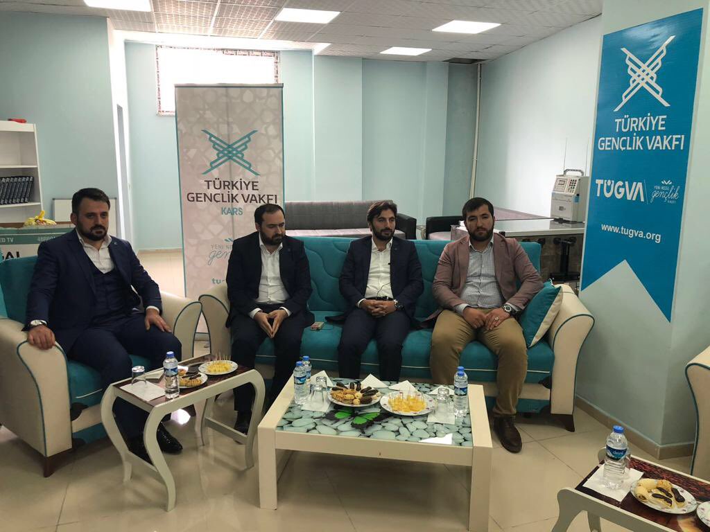 ismailemanet's tweet photo. Hedeflerimize ulaşmak için emek harcayan kardeşlerimizle Kars Teşkilat Buluşması'nda bir araya geldik. Tüm dünyanın üzerimize geldiği bu zorlu süreçte mücadele etmek, genç nesillerimizi yetiştirmek ve değerlerimizi yarınlarla buluşturmak hepimizin ortak görevi. @tugvakars https://t.co/1d9TcNfOeT