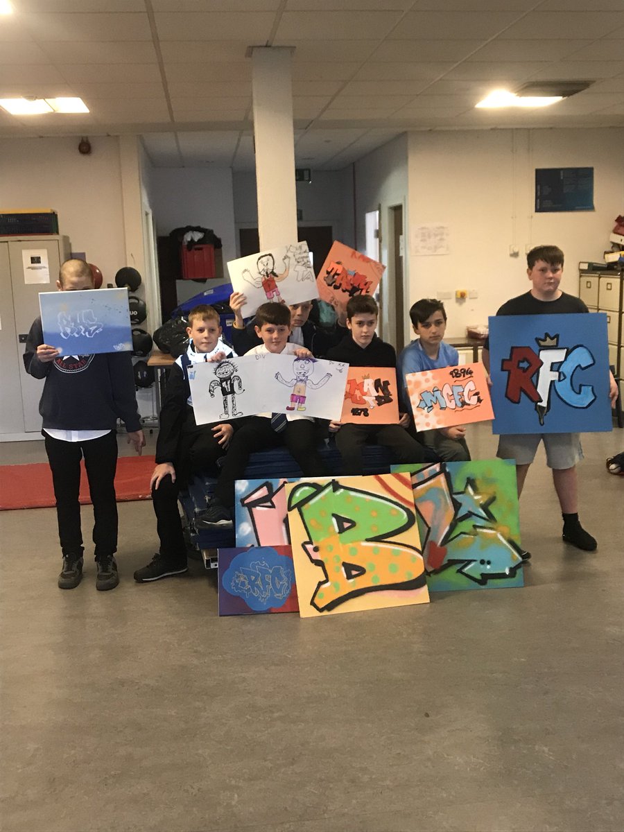 RenfrewHighHWB's tweet image. S1 have been working on their graffiti with @RecoatGallery...all part of #projectawesome Cant wait to see the finished project