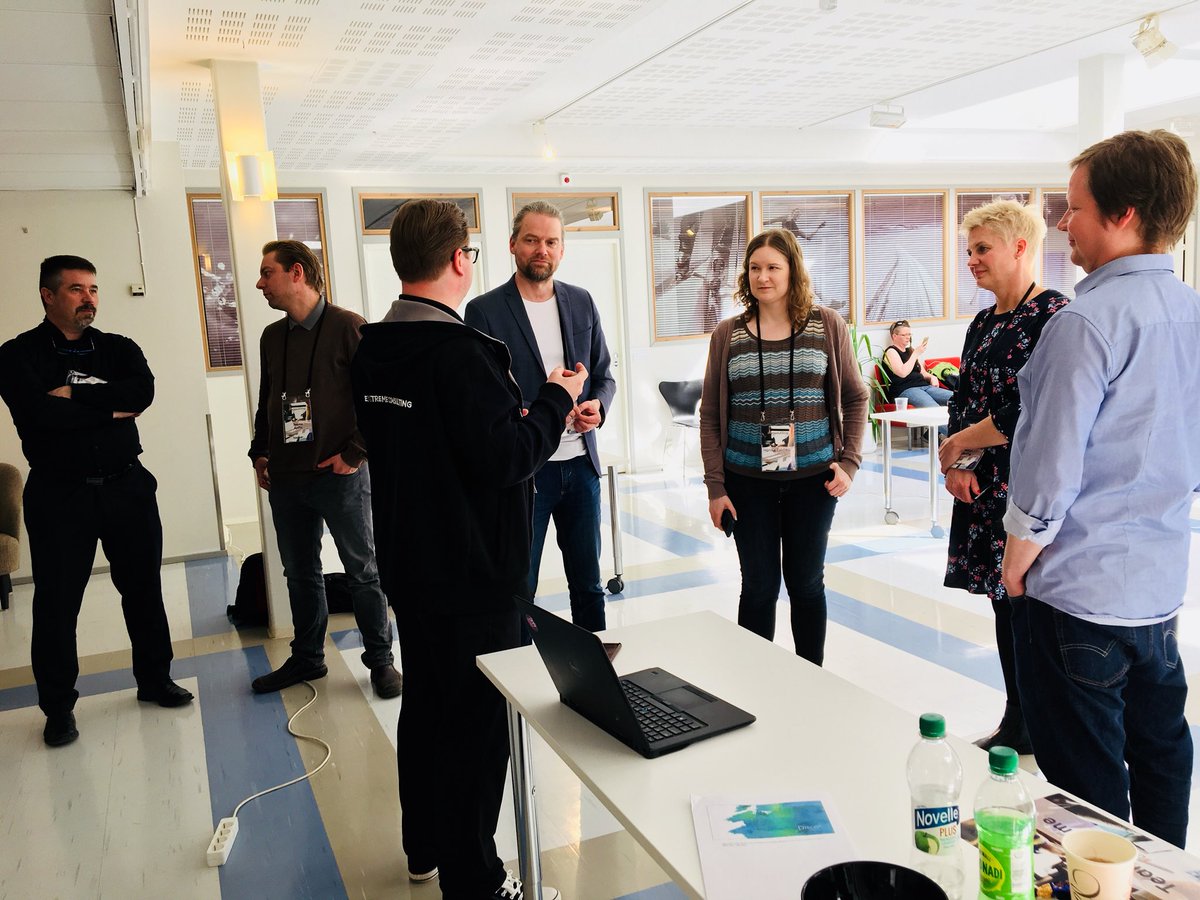 KiiliMinna's tweet photo. Taas yhtä kokemusta rikkaampi 🤩 Hieno #RebootSchool -hackathon takana. Tiimeillä huikea motivaatio, osaaminen, kunnianhimo ja tekemisen meininki. Siitä hyvä ottaa mallia! #ketteräkehittäminen #DropoutStop #amispeda #täältätöihin @Keskuspuisto_fi https://t.co/TtcZVrMRRh