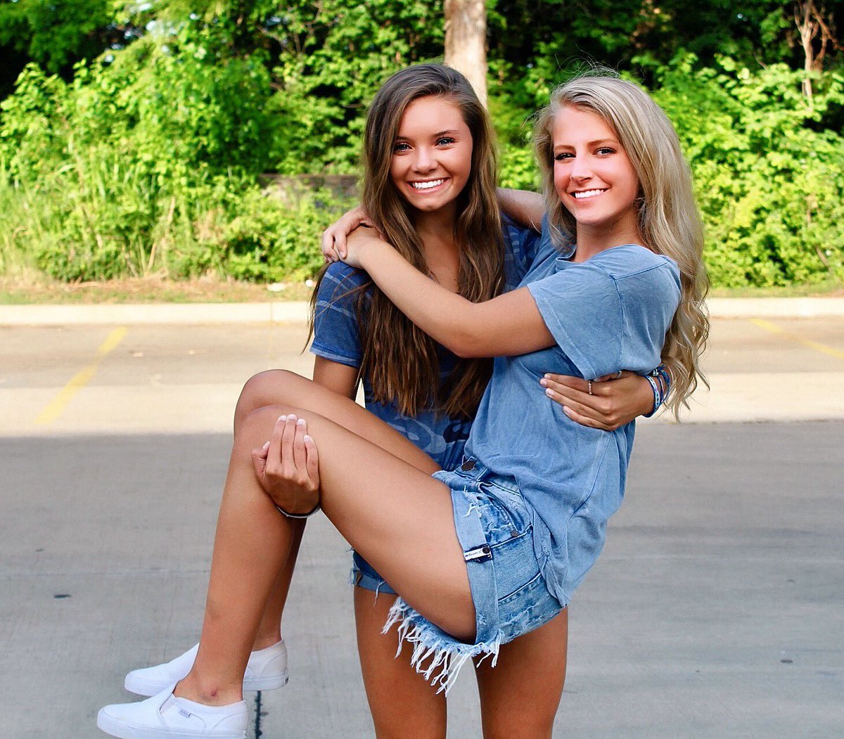 jada_cox1's tweet photo. H16BD to my personal photographer, aka ken❕don’t party too hard in spanish today ;) hope u have the best day ever!!ilysm <3 @MakenaJanzen https://t.co/YUk0NkScMT