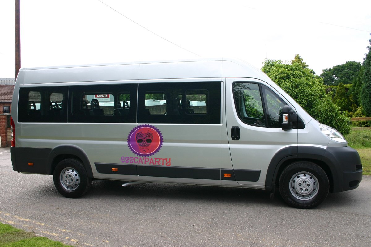 EsscaParty's tweet image. Ils sont enfin arrivés !!!
Fini la galère pour trouver un SAM, Essca'Party se charge de le faire pour vous !
Les réservations de navettes sont désormais disponible via l'application Essca'Party.
Et n'oubliez pas, celui qui conduit c'est Essca'Party ! 💀🍻
#Essca'Party