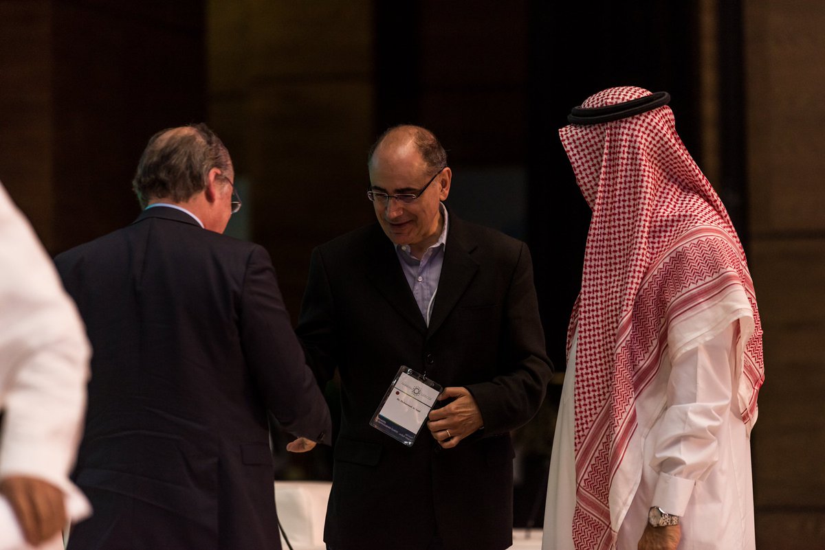 HumanCities_sa's tweet photo. المهندس فهد البليهشي:
أشكر جميع المشاركين والمنظمين من #هيئة_تطوير_المدينة و #جامعة_طيبة وبقية الجهات والرعاة على إخراج هذا الحدث العالمي بهذا الشكل الذي يدعو للفخر والاعتزاز فهم نجوم المؤتمر.
#مؤتمر_أنسنة_المدن https://t.co/j2TdlrBNF1