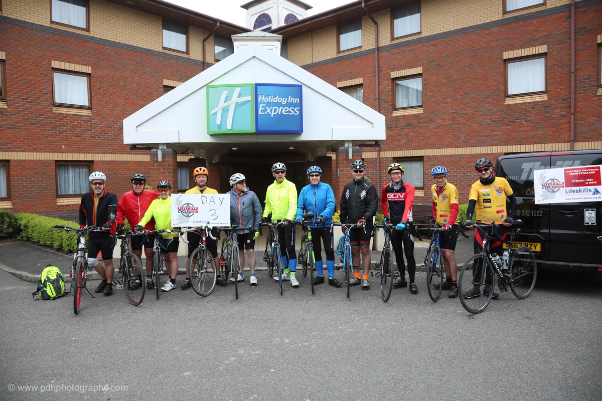 LifeskillsLEJOG's tweet photo. Some wonderful pictures from the start of day 3 on Tuesday. Thank you for the wonderful lunch Rumwell Farm Shop 🍴 #LifeskillsLEJOG #Rumwell https://t.co/Kg11m8jSIM