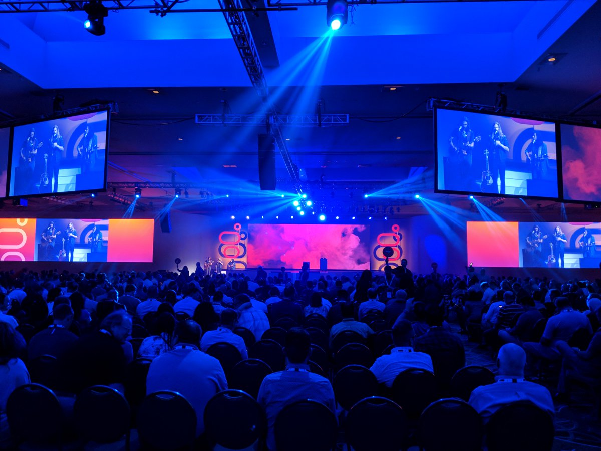 FaciliteInfo's tweet photo. Nos experts Genesys étaients présents au CX18 à Nashville pour développer notre expertise. D'ailleurs, saviez-vous que nous avons un Centre d'expertise en solutions de Centres de contacts clients? Pour plus de détails: MRunghen@facilite.com #cx18 https://t.co/wxGMgGNJvg