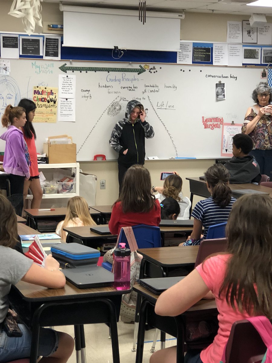 BranstetterSunn's tweet image. Love it when 5th grader lead morning meeting  @PrairieViewES #pveleads #5thgradeleads