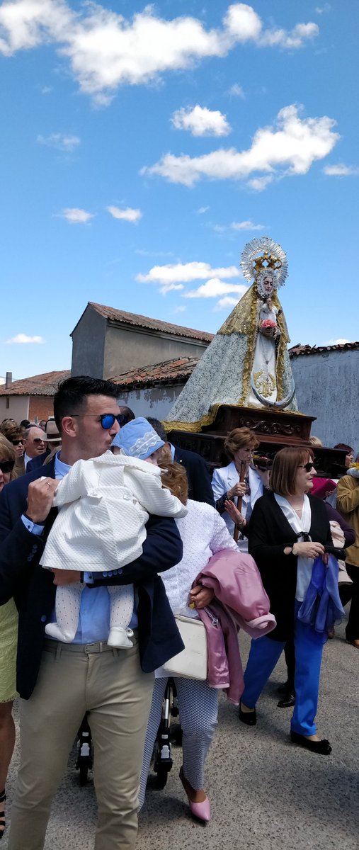 RomodelBosque's tweet photo. Indescriptible (adj.)
Que es tan grande, intenso o extraordinario que no puede ser expresado o descrito.
Salud para tod@s #milagro2018 https://t.co/EJs2W2MoRR