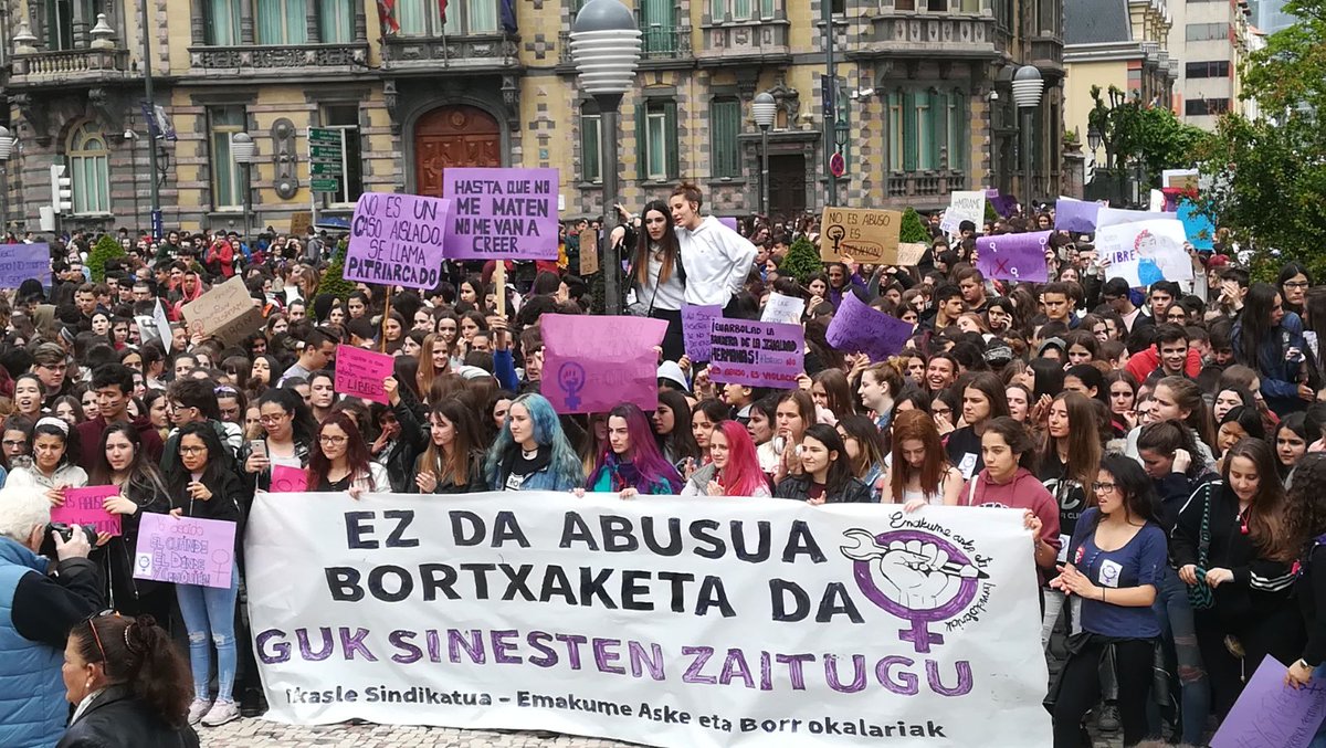 ¡Más de 100.000 estudiantes alzamos la bandera del feminismo en las ...