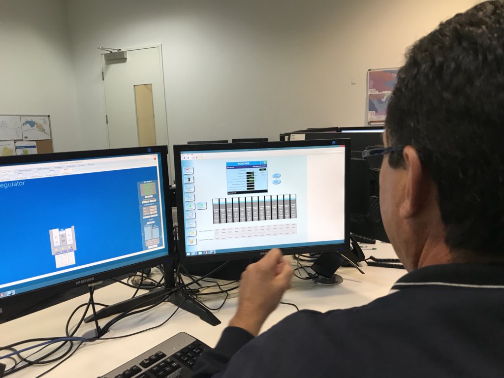 NocelliSantiago's tweet photo. Con la automatización ⚙️ de las compuertas de entrega de #agua 💧, Australia 🇦🇺 fue capaz de crecer hasta un 40% en la eficiencia del uso del recurso , disminuyendo el trabajo manual y creciendo en volúmenes alocados a sus usuarios  #MurrumbidgeeIrrigation https://t.co/cPYrSSS2GG