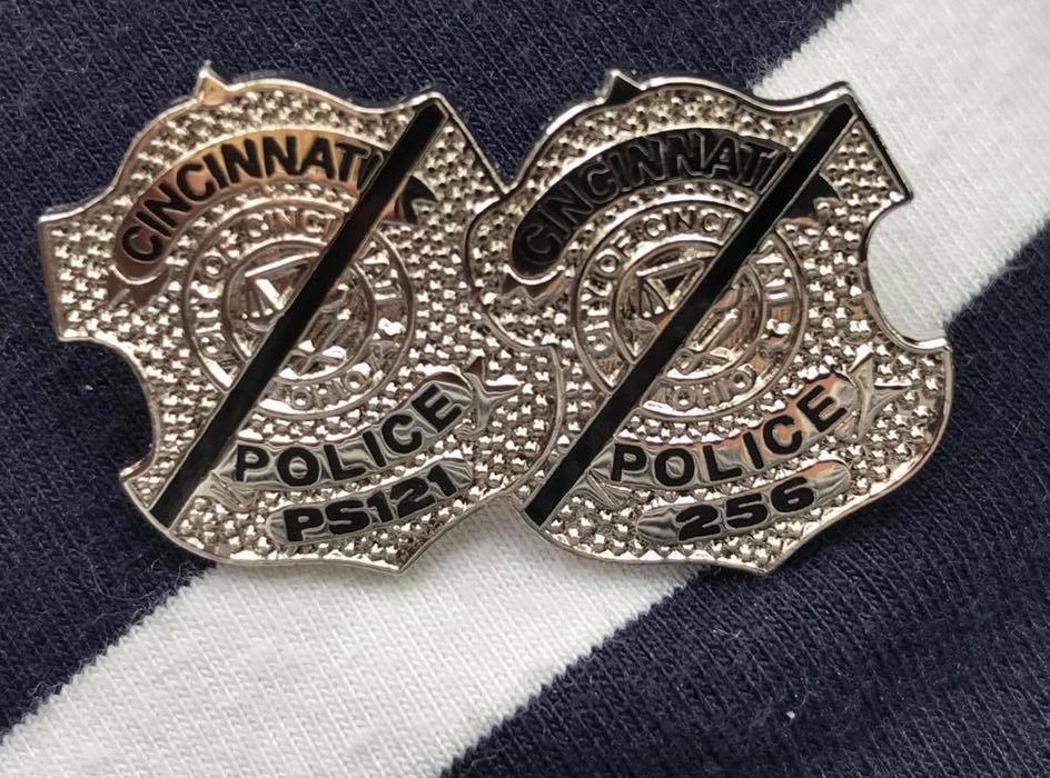 Families Fallen Cincinnati Police Officers Attend Annual Police Memorial Ceremony Parade Downtown Includes Relatives Specialist Ron Jeter Gunned Officer Dan Pope December Double Mourning Badge Jennifer Edwards Bak Scoopnest