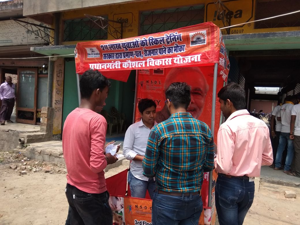 JKSB479's tweet photo. 5th May Aajevika Evam Kaushal Vikas Mela in Mahnar Block by JKSB Team @dpradhanbjp @RajeshAgrawal94 @manish__kumar @JayantKrishnaIN @NSDCINDIA @MSDESkillIndia @PMKVY_INDIA @jha_anand_mohan @PMOIndia https://t.co/AhO56czpS8