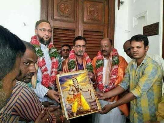 ModiforPMOrg's tweet image. समय करवट ले रहा है।बहुत से लोग अब हिन्दू हिन्दू जपेंगे लेकिन आप उसीका साथ देना जिसने ये समय लाया @BJP4India और @RSSorg.

#KarnatakaElection2018 
#SarkaraBadalisiBJPGellisi
#KarnatakaTrustsModi 
#BJP4InclusiveVikasa 
#BJP4BetterKarnataka 
#SarkaraBadalisiBJPGellisi
#CongressGayi