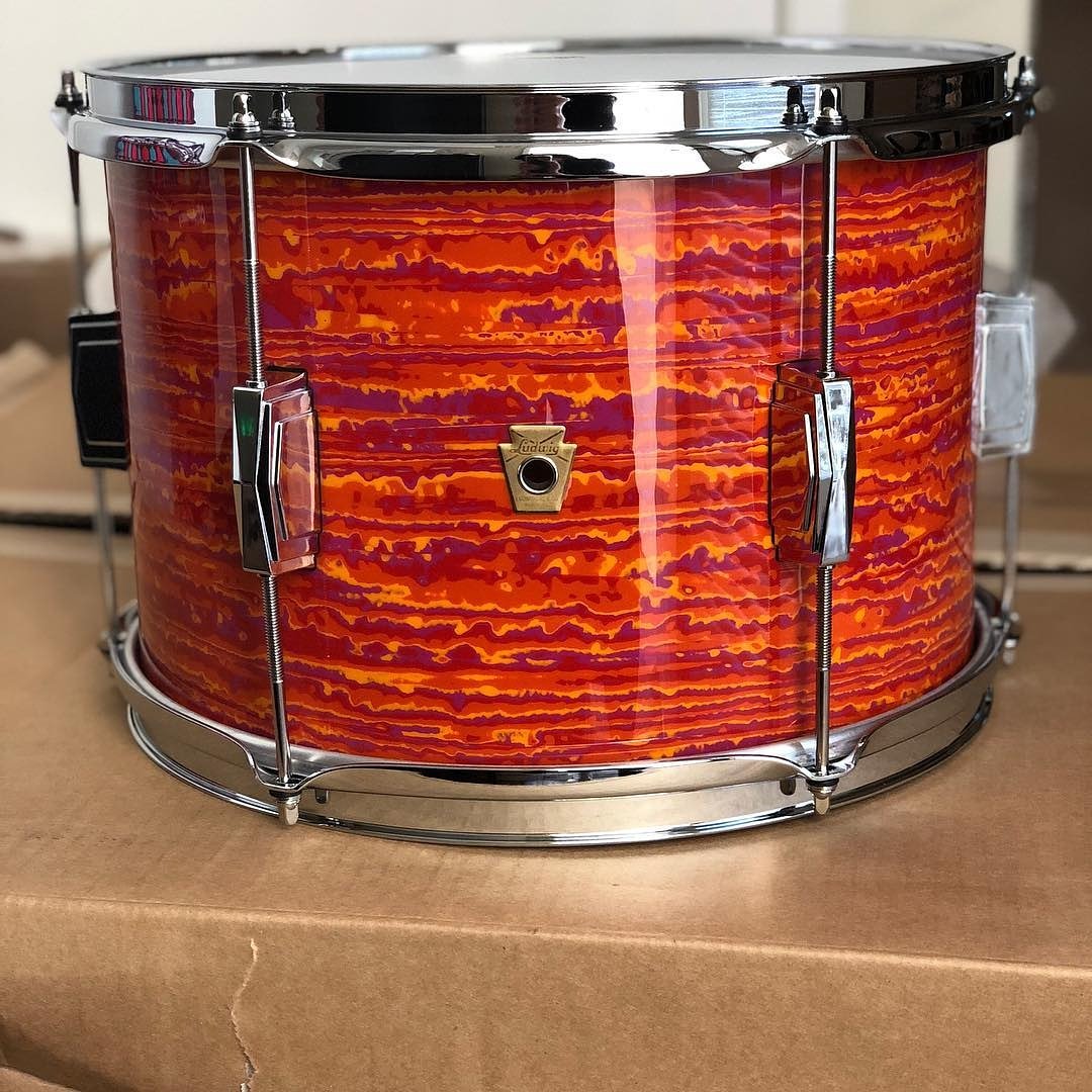 LudwigDrumsHQ's tweet photo. Ludwig artist Mike Avenaim just received his new Club Date Mahogany (Limited Edition) in #ModOrange!
Remember the #ClubDate has +25 finishes available! https://t.co/dMe20Vx1yZ