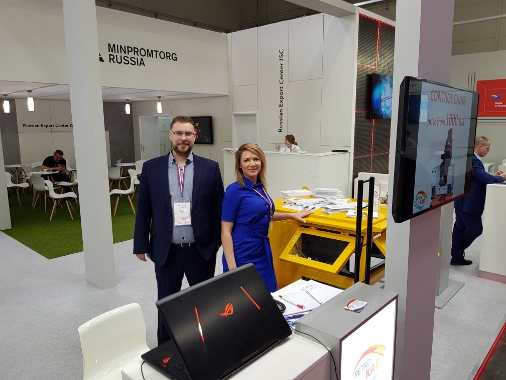 PETROKAB's tweet photo. Petrokab LLC has taken part in the international exhibitions Hannover Messe with miniature of cabin. #hannovermesse #crane #cabin #madeinrussia #cranecabin #hannovermesse2018 https://t.co/nD5Tw7OInd