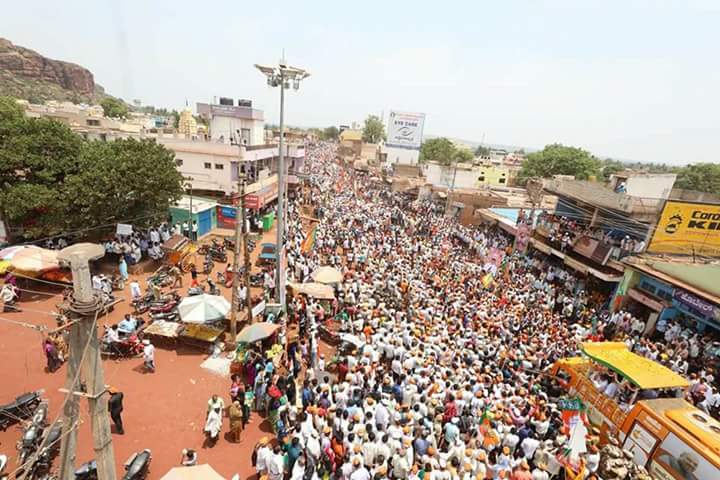 Pruthvinreddy's tweet photo. #Badami will turn turn saffron to become
#KesarBadam 😉?
#SarkaraBadalisiBJPGellisi https://t.co/zXnw1FL12k