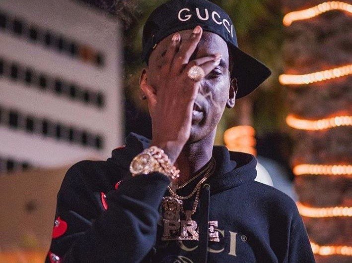 AllMixtapez's tweet photo. Coffee Shop Employees Forced To Resign For Playing Young Dolph https://t.co/wuF0wzycLI https://t.co/5Qxby7Qsrr