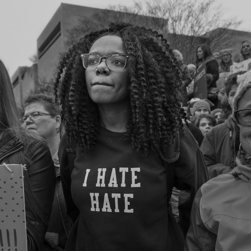 Le donne in marcia fotografate da Larry Fink ilpost.it/2018/05/10/fot…