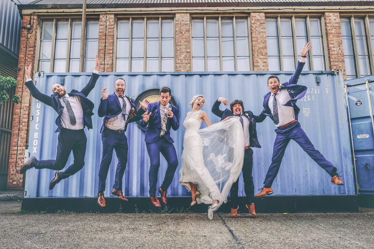 When they jump on cue (well almost!) 🙄 Fun wedding @artsTBW #trinitybuoywharf #weddingphotography #debporterphotography #london