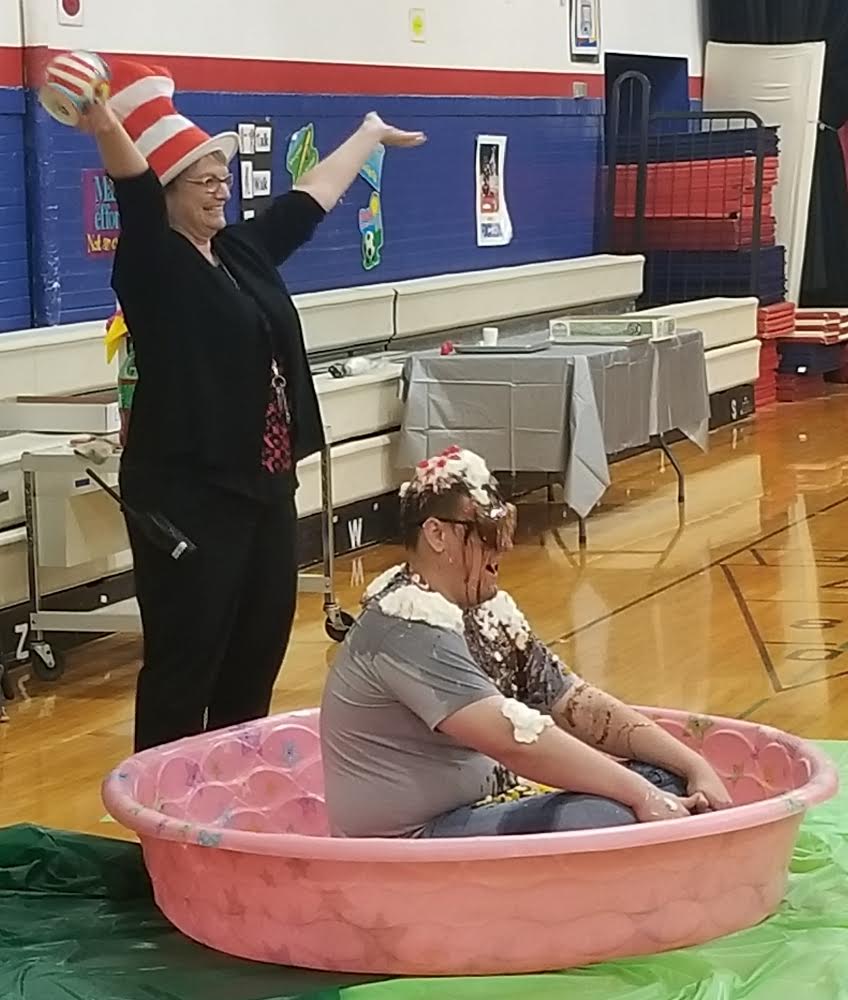 CHARGERSDE's tweet photo. More pictures from the sundae ceremony at DE yesterday. #WeRDC #DasselRocks https://t.co/4sVJyhCwTU