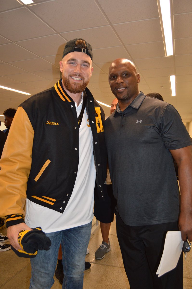 MacStephens's tweet photo. HEIGHTS FOOTBALL great @traviskelce and current @Chiefs player at his Hall of Fame induction dinner at Cleveland Heights High School! #HEIGHTSMADE https://t.co/VKr2n2dFVm